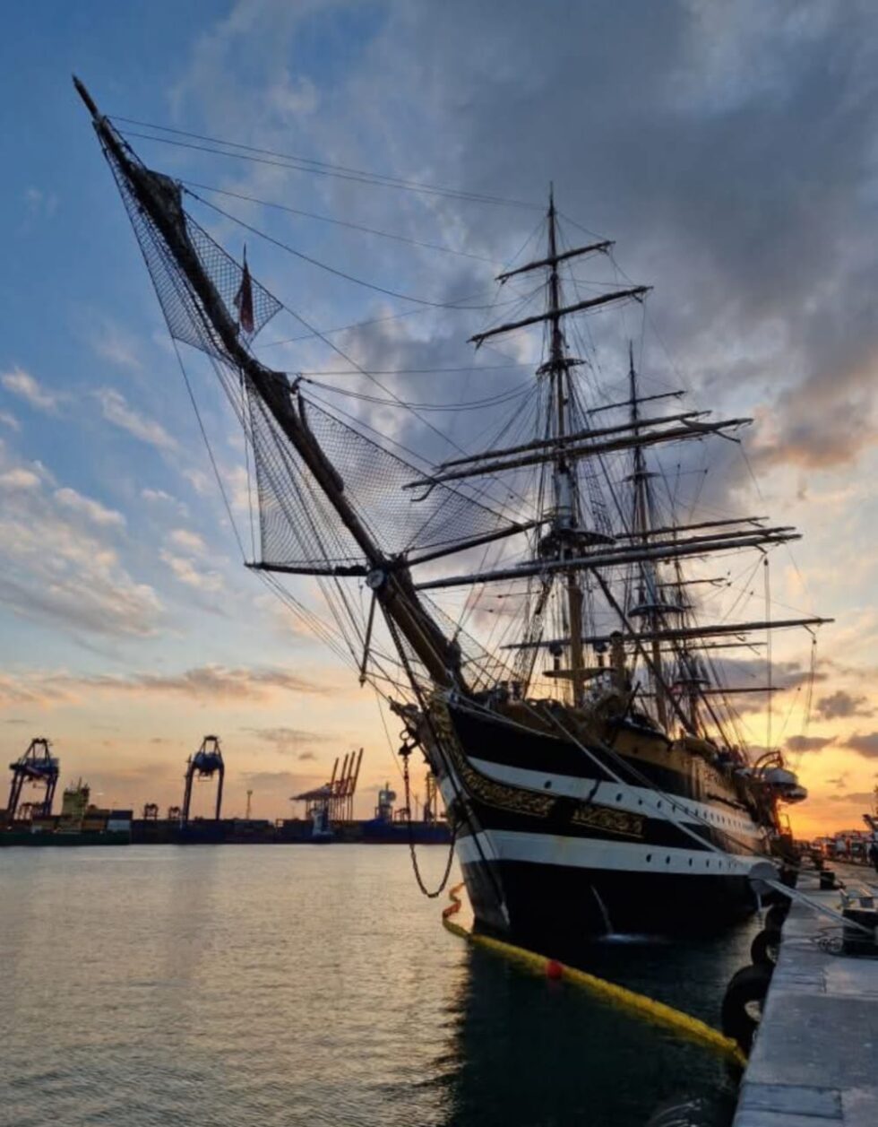 Il Com.It.Es. In Visita Al Amerigo Vespucci